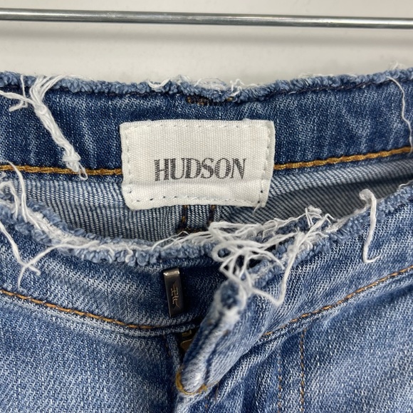 Hudson Tori Slouch Light Wash Denim Cut Off Denim Jean Shorts in Kens Size 26 - Picture 8 of 16